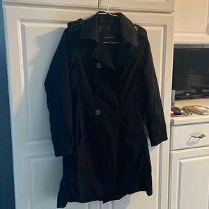 Vintage, London fog, size  Medium  black raincoat missing belt